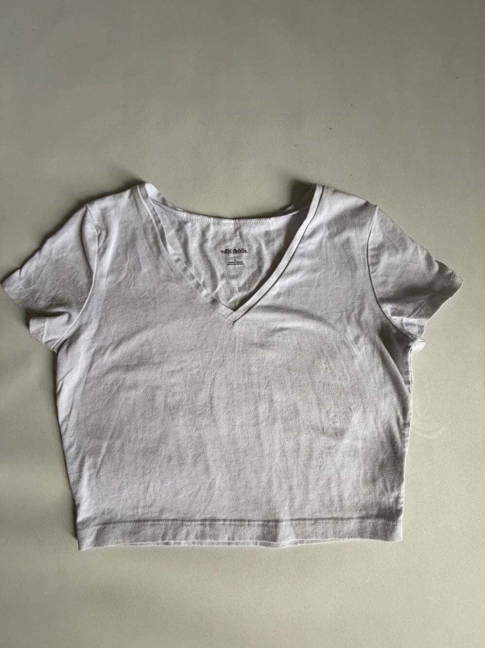 Wild Fable White Crop Top V Neck Short Sleeve Size L - Picture 1 of 4